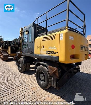 Escavadeira Hyundai R200W-7