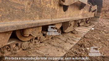 Escavadeira New Holland E215 B