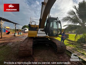 Escavadeira Caterpillar 320