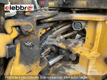 Retro Escavadeira Caterpillar 416E