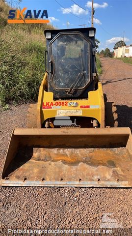 Mini-Carregadeira Caterpillar 226B