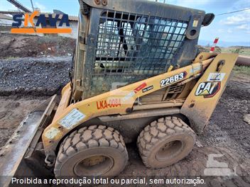 Mini-Carregadeira Caterpillar 226B