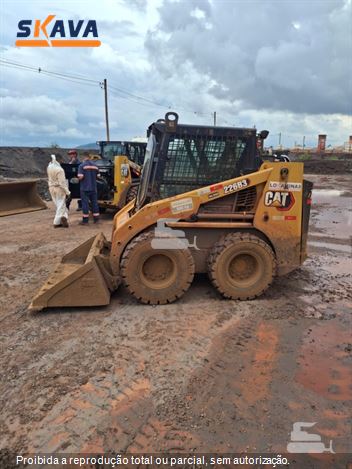 Mini-Carregadeira Caterpillar 226B