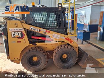 Mini-Carregadeira Caterpillar 226B