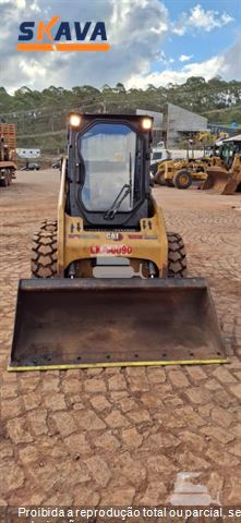 Mini-Carregadeira Caterpillar 226B