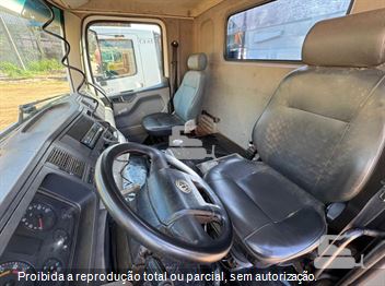 Caminhão Volkswagen 26-260 E Constellation 6x4 3-Eixos 2p (Diesel)