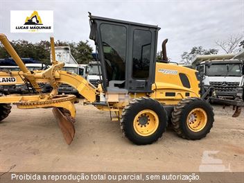 Motoniveladora New Holland FG170 B