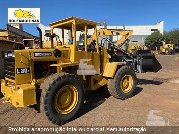 Pá Carregadeira Michigan L30