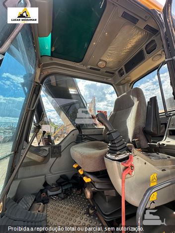 Escavadeira Volvo EC210BLC