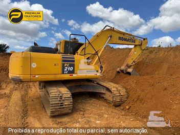 Escavadeira Komatsu PC210