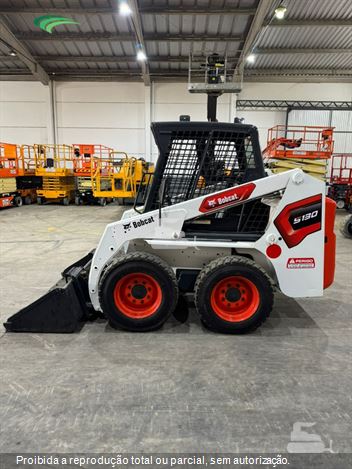 Mini-Carregadeira Bobcat S130