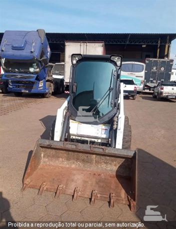 Mini-Carregadeira Bobcat S450