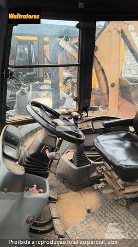Retro Escavadeira New Holland LB90