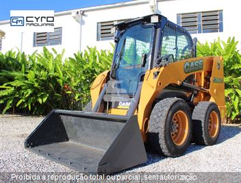 Mini-Carregadeira Case SR175