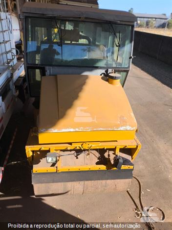 Rolo Compactador JCB VM115