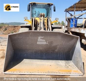 Pá Carregadeira Volvo L110F