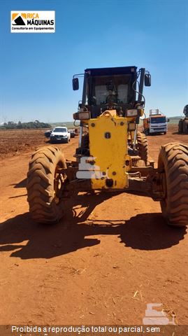 Motoniveladora New Holland RG140B