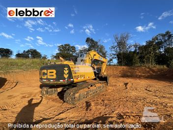 Escavadeira JCB JS220 LC