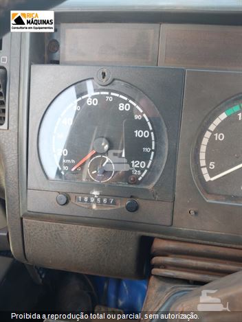 Caminhão Iveco TECTOR 260E25 6x4 2p (Diesel)