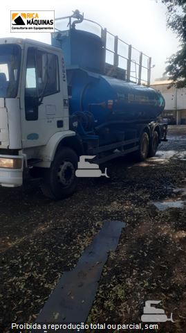 Caminhão Iveco TECTOR 260E25 6x4 2p (Diesel)