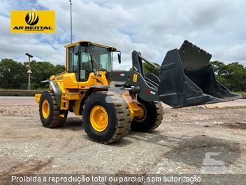 Pá Carregadeira Volvo L110F