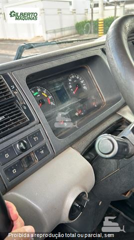 Caminhão Volkswagen 24-250 E Constellation 3-Eixos 2p (diesel)