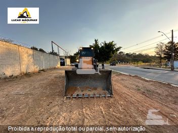 Pá Carregadeira Case W20G