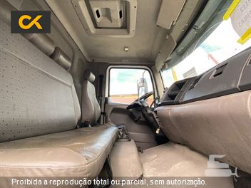 Caminhão Volkswagen 24-260 CRM 6x2 2p (diesel)