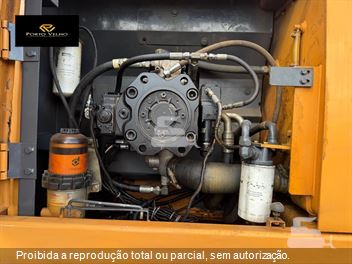 Escavadeira Case CX220B