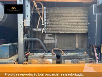 Escavadeira Case CX220B