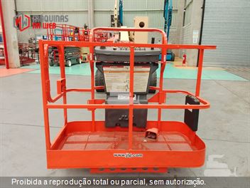 Plataforma Aérea (Elevatória) JLG E450 AJ