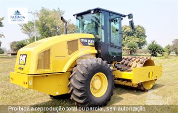 Rolo Compactador Caterpillar CP-54B