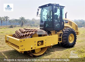Rolo Compactador Caterpillar CP-54B