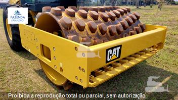 Rolo Compactador Caterpillar CP-54B