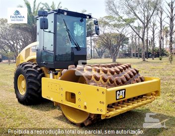 Rolo Compactador Caterpillar CP-54B