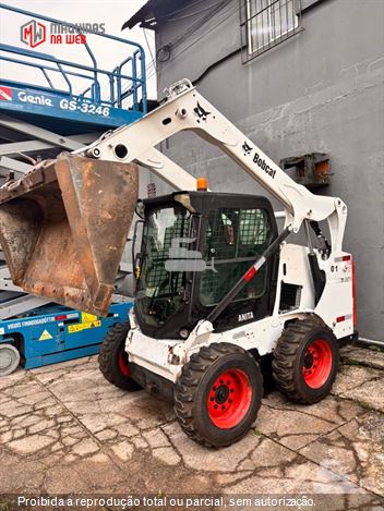 Mini-Carregadeira Bobcat S570