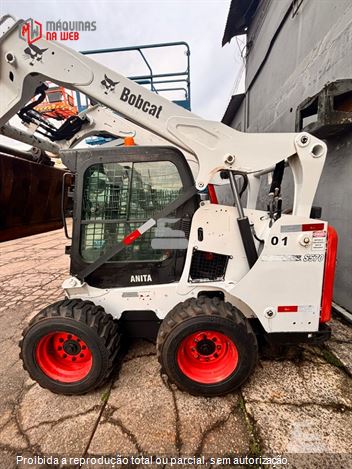 Mini-Carregadeira Bobcat S570