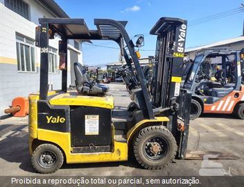 Empilhadeira Yale FB25RZ