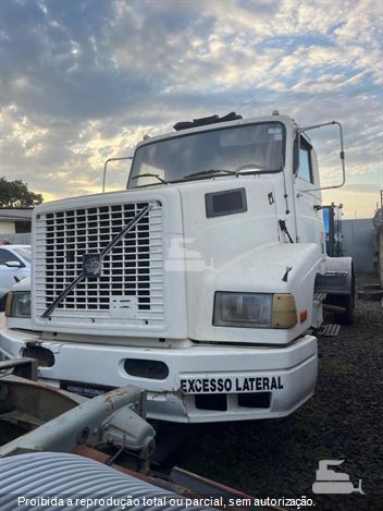 Caminhão Volvo NL-12 360 4X2 2p (diesel)