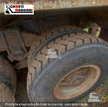 Caminhão Mercedes-Benz Axor 2831 6x4 2p (diesel)