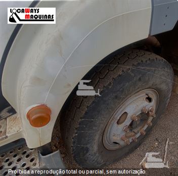 Caminhão Mercedes-Benz Axor 2831 6x4 2p (diesel)
