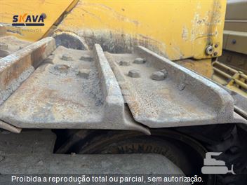 Trator de Esteira Caterpillar D8T
