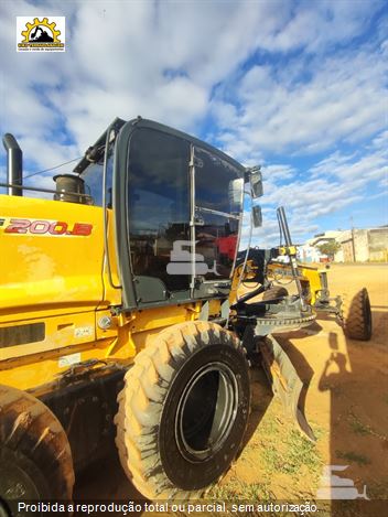 Motoniveladora New Holland RG200B