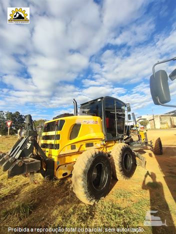 Motoniveladora New Holland RG200B