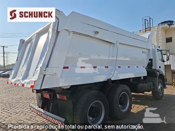 Caminhão Mercedes-Benz Axor 2831 6x4 2p (diesel)