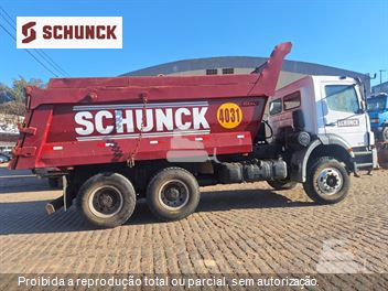Caminhão Mercedes-Benz Axor 2831 6x4 2p (diesel)