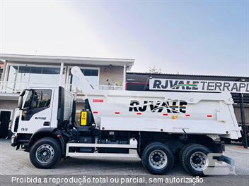 Caminhão Iveco TECTOR 27-320 6x4 2p (Diesel)(E6)