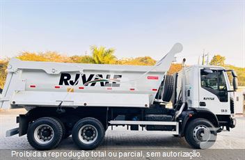 Caminhão Iveco TECTOR 27-320 6x4 2p (Diesel)(E6)
