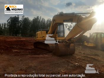 Escavadeira Komatsu PC160