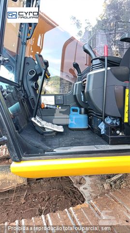 Escavadeira JCB JS210